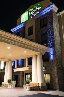 Holiday Inn Express & Suites - Huntsville Airport by IHG - 8