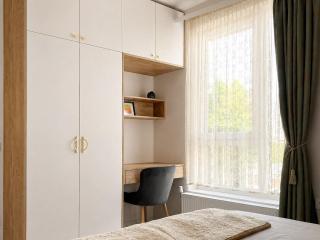 Designer 1BR in New Building Park, Desk & AC - 4