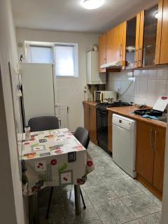 Spacious And Modern, Near The Lakes - 4