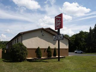 Red Roof Inn Binghamton North - 4