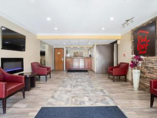 Red Roof Inn Binghamton North - 2