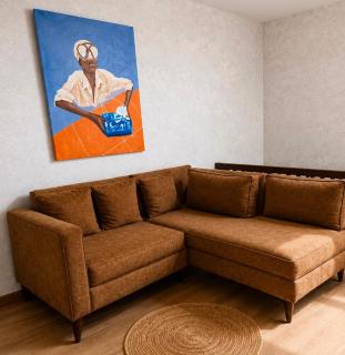 Spacious 2 Bedroom Duplex, A Creative Sanctuary - 7