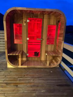 Cozy Modern Cottage Hot Tub & Sauna - 3