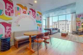Natiivo 12th flr condo with two balconies, full kitchen & rooftop pool, gym - 9