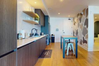 Natiivo 12th flr condo with two balconies, full kitchen & rooftop pool, gym - 2