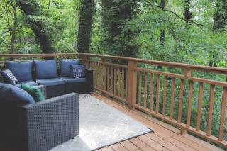 Waterfront Lake Views Villa with Hot tub in Hocking Hills - 3