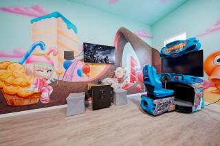 Upscale 8 Bdrm Villa with Home Theater at Reunion - 7