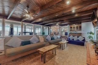 4000ft‍PoolHot TubSleeps 18 & Mtn Views - 1