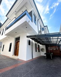EliteunseenSuites - 5 Bedroom Beautiful Detached House - Private Parking - 0