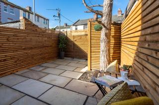 GuestReady - A cosy retreat with terrace in Dublin - 1