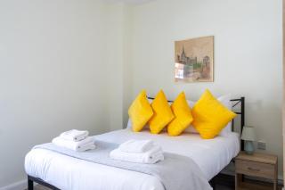GuestReady - A cosy retreat with terrace in Dublin - 8