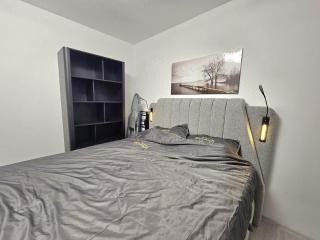 Luxury Designer Apartment Walk to Sea Garden&Beach - 5