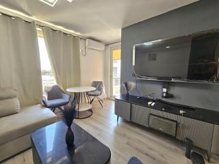 Luxury Designer Apartment Walk to Sea Garden&Beach - 4
