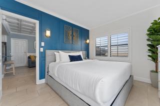 Enjoy Private Sunsets & Fireworks at King Penthouse - 8