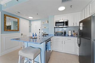 Enjoy Private Sunsets & Fireworks at King Penthouse - 2