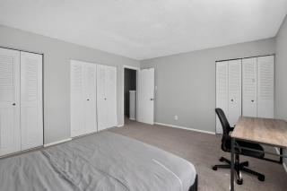 Relaxing 2BR Escape at Country Lakes - 3