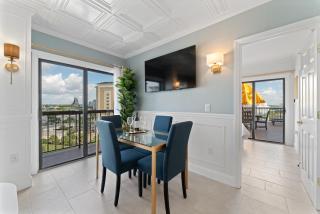 Enjoy Private Sunsets & Fireworks at King Penthouse - 5