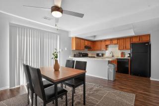 Comfortable 2BR Retreat at Country Lakes - 6
