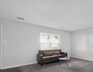 Comfortable 2BR Retreat at Country Lakes - 8