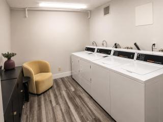 Bluebird Suites at Georgetown - 2