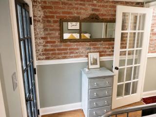 Amazing Location - Close to Union Station - 5