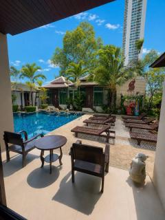 Royal Thai Pavilion Jomtien Hotel - 4