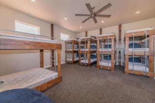 Kanab Family Retreat with Theater & Hot Tub - 8