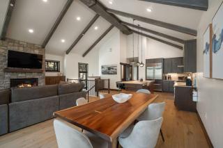 Sierra Luxe Retreat Hot tub close to Stateline - 7