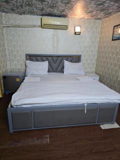 Blue Eyes Hotel and Restaurant - 9