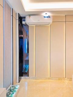 Panoramic Beachfront Penthouse, AC, Gym Steam Pool - 5