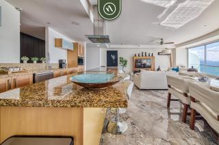 Beachview Luxury 3 BR Condo - Pools - Beach - 3