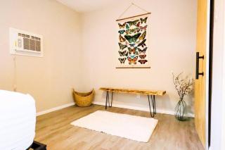 Nob Hill/UNM Luxury Remodel Small House /King Beds - 4