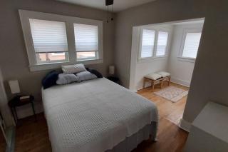 *Nob Hill/UNM ~ Luxury Remodeled House w/ King Bed - 6