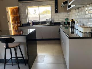 Wilson Mews- 4 Bed Apartment - 3