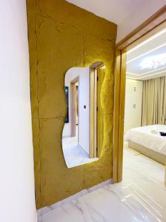 Luxury 2 Bed Apartment - 8