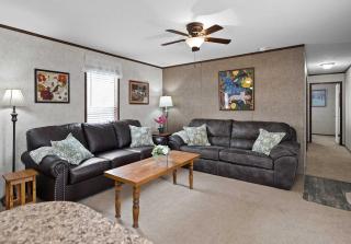 Timber Trails Retreat - Cozy Sports & Rec Hiking Trail & Hot Tub Retreat - 5