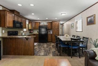 Timber Trails Retreat - Cozy Sports & Rec Hiking Trail & Hot Tub Retreat - 4