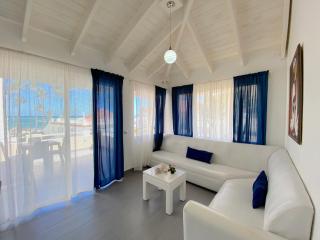 Condo at beach location - 4