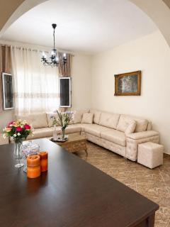 Spacious 3BR Apartment Near Lungomare Sleeps 8 Balcony - Vlorë - 2