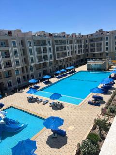 Modern 1-Bedroom Apartment at Hurghada Hub Resort - 0