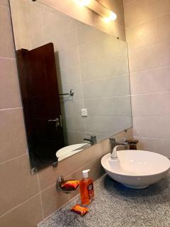 Modern Family Stay Bahria Town Karachi - 7