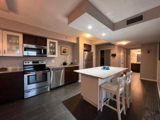 The Lux Boutique Suite - Downtown Condo - 6