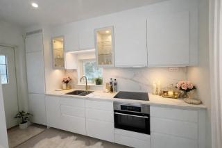 New Elegant Retreat Top Lake Sea View near Sthlm C - 4