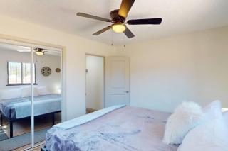 Stylishly Renovated Downtown w/King & Washer/Dryer - 4