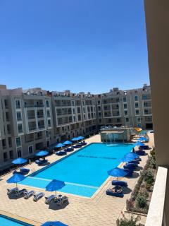 Modern 1-Bedroom Apartment at Hurghada Hub Resort - 8