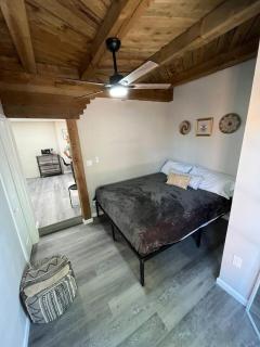 Sawmill District - Modern Apt Yard, King Bed, W/D - 6