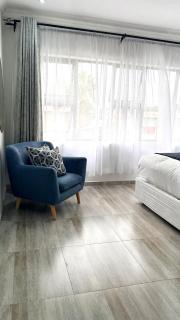 Chic Modern House on Neasden - 2085 - Bulawayo - 5