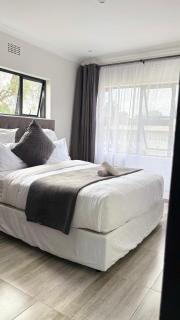 Chic Modern House on Neasden - 2085 - Bulawayo - 3