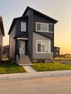 NEW 2026 Family Home Free Banff Pass - 8