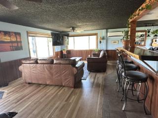 LakeView Landing - Stunning Views Overlooking Bay - 4